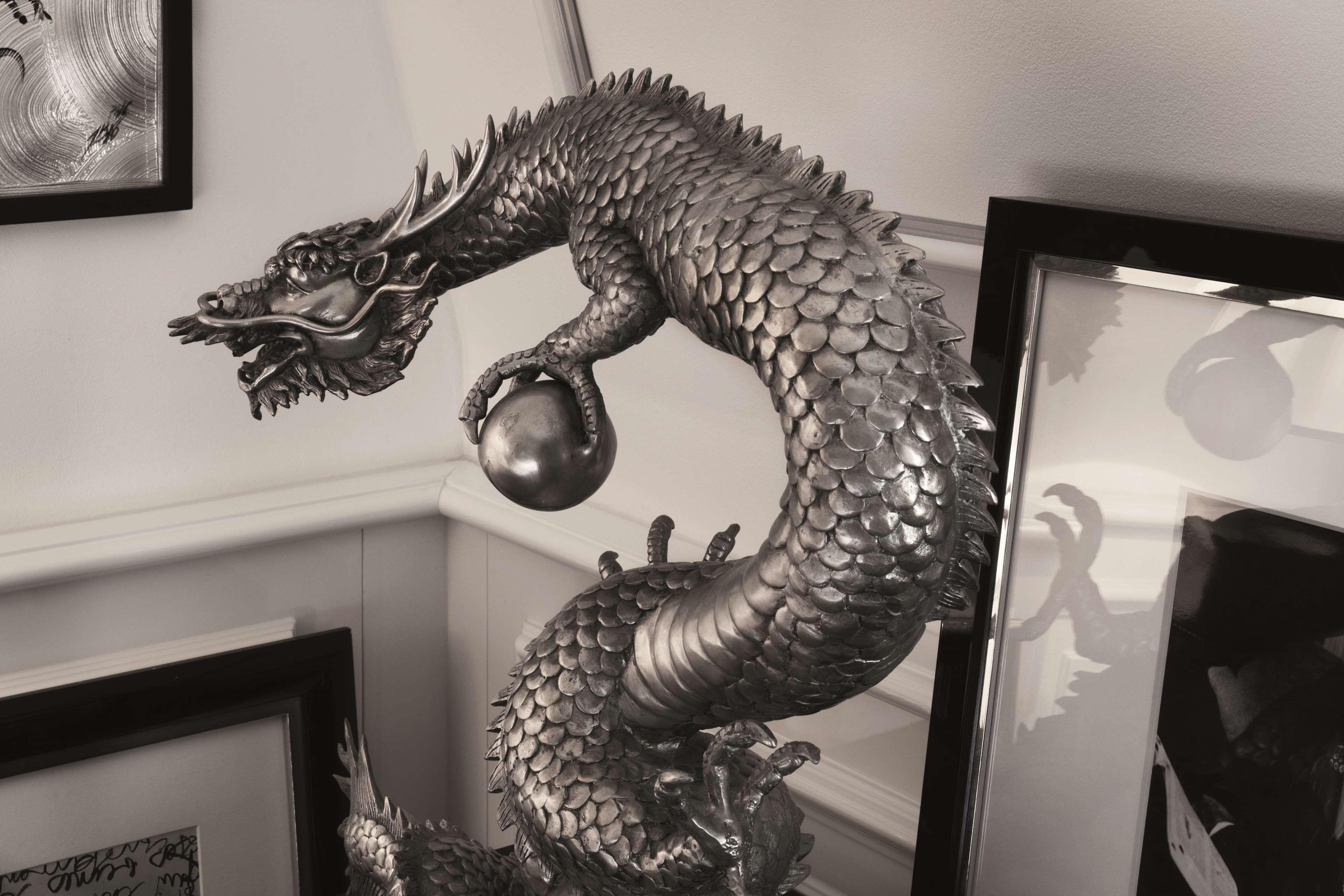 Schlosshotel Berlino Esterno foto A dragon sculpture