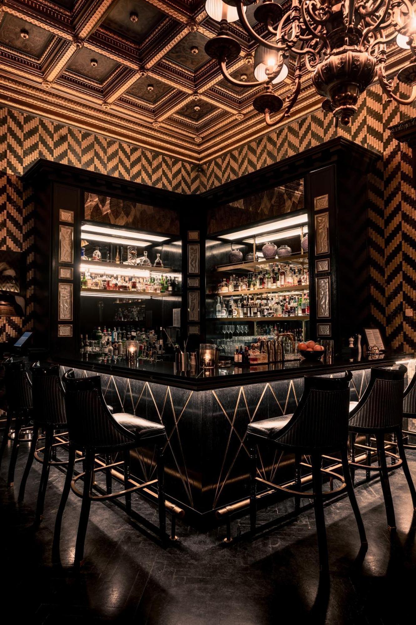 Schlosshotel Berlino Esterno foto The bar at the London Edition